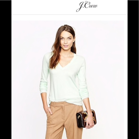 J. Crew Sweaters - 🌼J. Crew lightweight sweater🌼HP 1/1/21⭐️⭐️⭐️